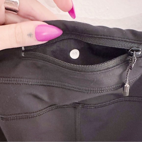 Lululemon 3/4 Length Crop Leggings Black Mesh Panelling - Picture 4 of 5